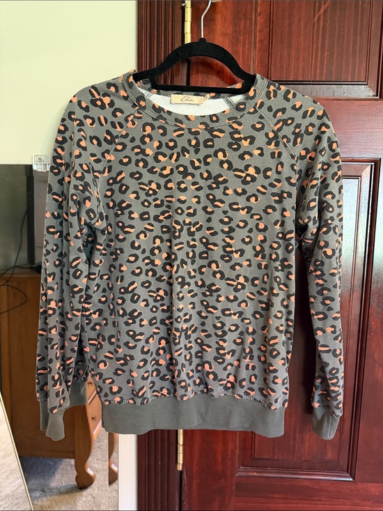 Elodie Tops - Elodie Gray Crewneck Sweatshirt with Pink Leopard Print